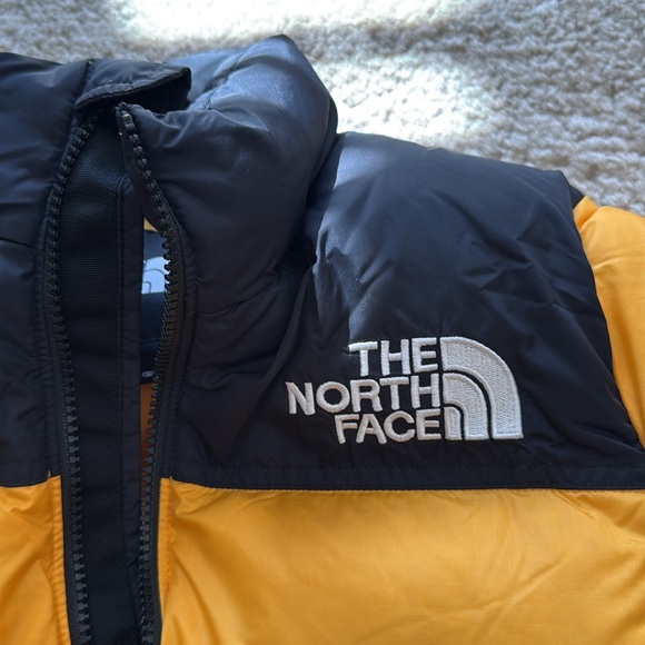 Boy’s cold weather jacket - Picture 3 of 7